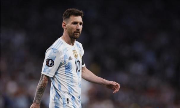 台湾教授受邀参加九三阅兵 在宛平城“留声亭”为父亲留声